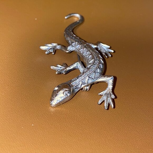 Large Brooch Pin Silver Tone Lizard Gecko Reptile Vintage Intricate Etch Design - Picture 4 of 6